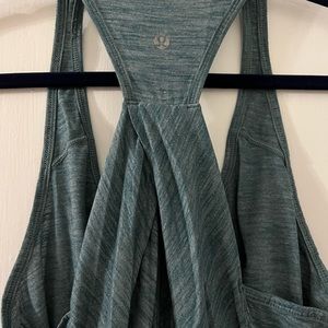 Lululemon love twisted back tank size 8